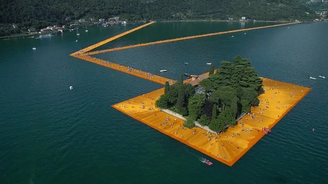 Christo: Chůze po vodě