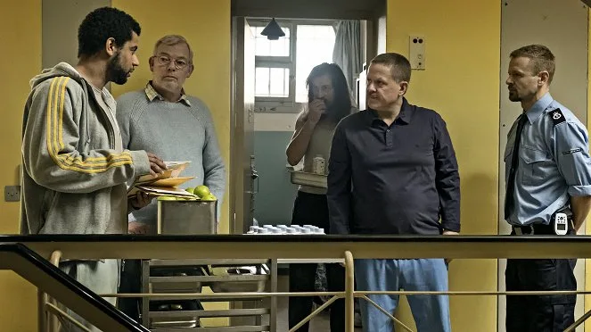 Falešně